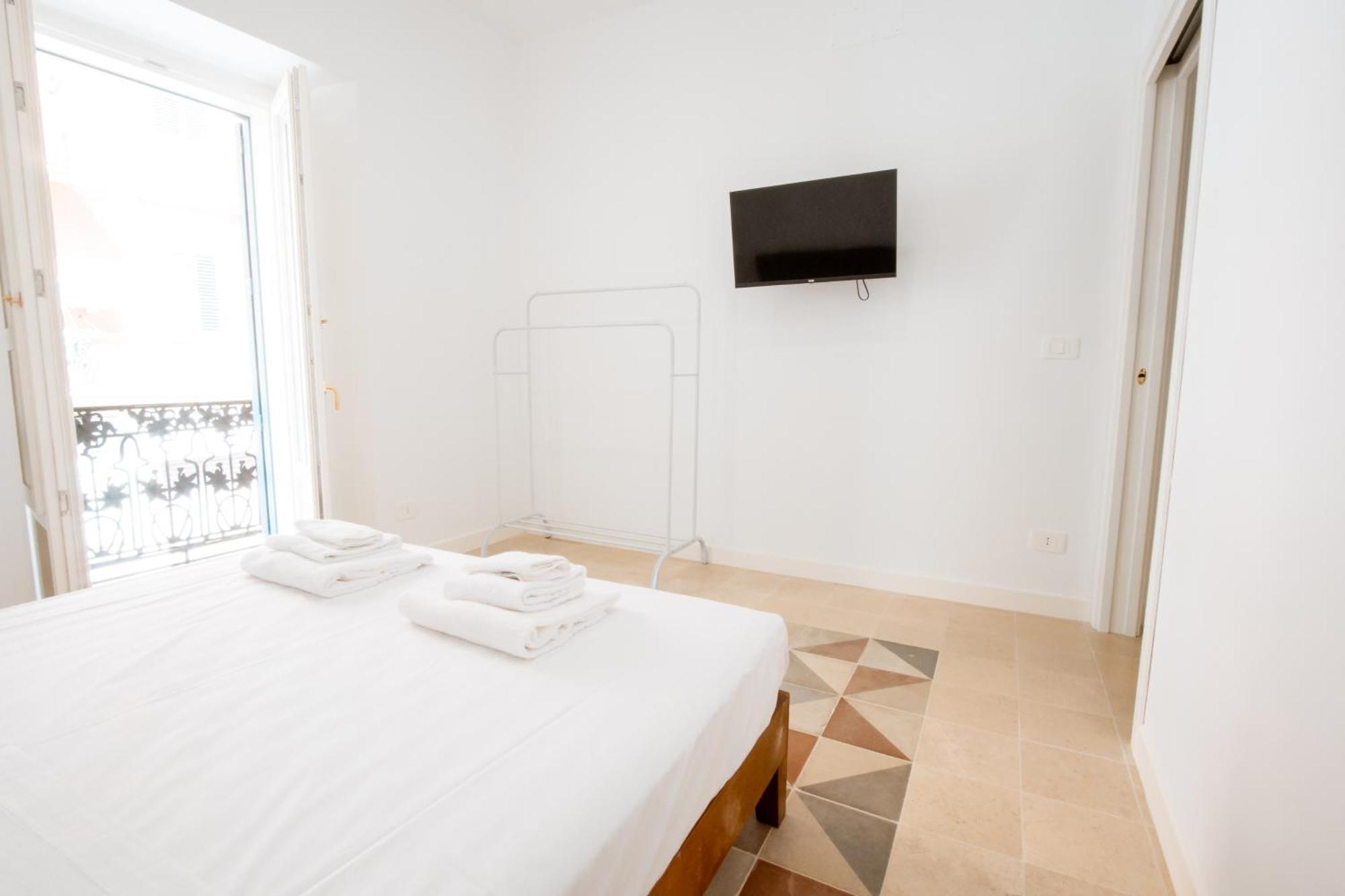 Palazzo Marevento Apartment Bari Exterior foto